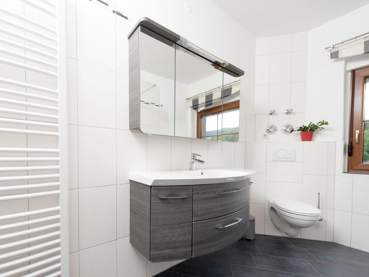 Cozy Apartment In Ore Mountains With Balcony Breitenbrunn  Kamer foto