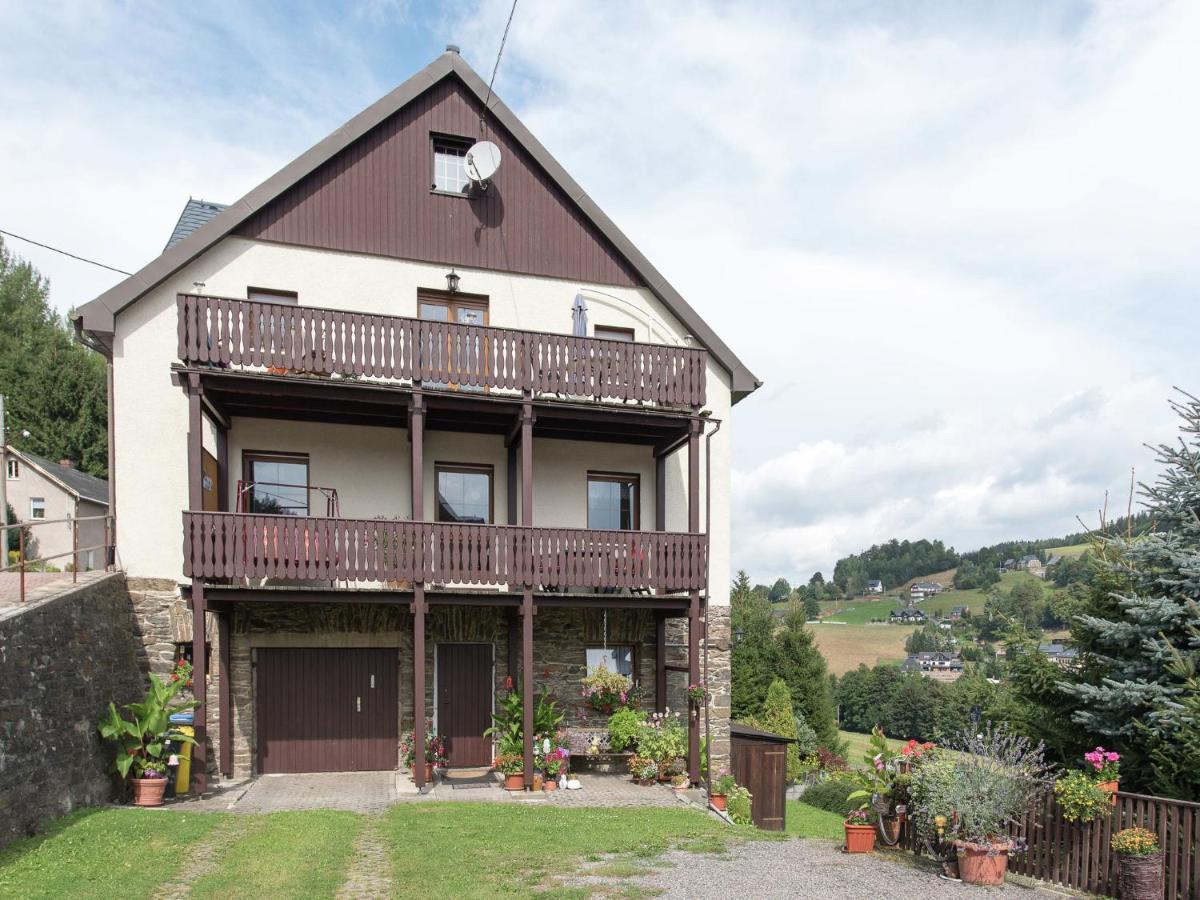 Cozy Apartment In Ore Mountains With Balcony Breitenbrunn  Buitenkant foto