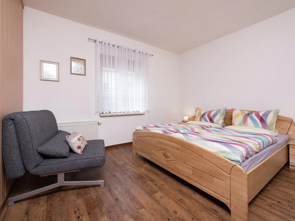 Cozy Apartment In Ore Mountains With Balcony Breitenbrunn  Buitenkant foto