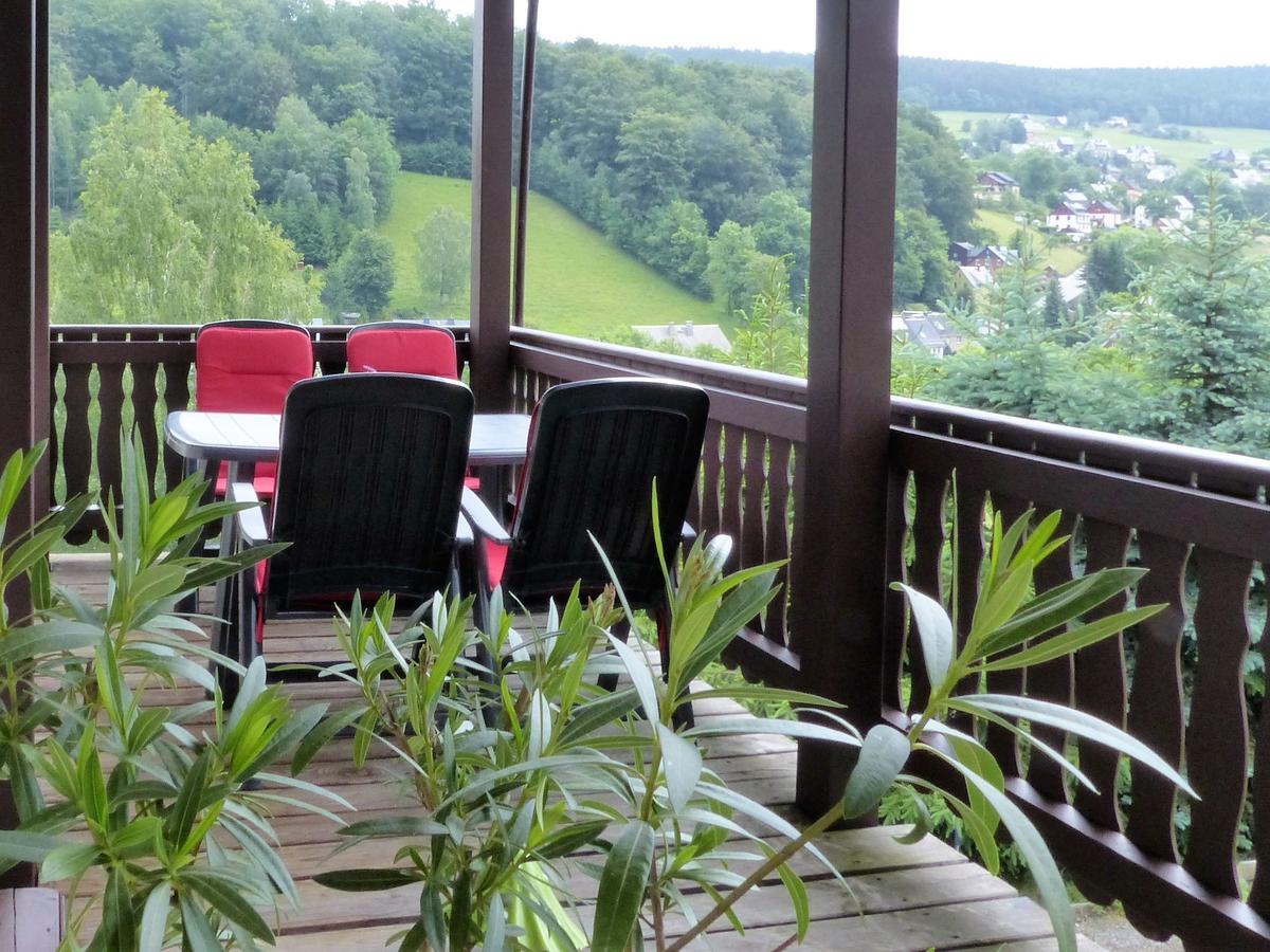 Cozy Apartment In Ore Mountains With Balcony Breitenbrunn  Buitenkant foto