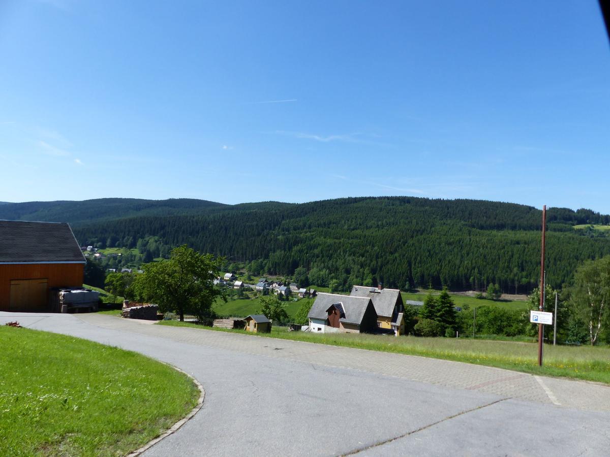 Cozy Apartment In Ore Mountains With Balcony Breitenbrunn  Buitenkant foto